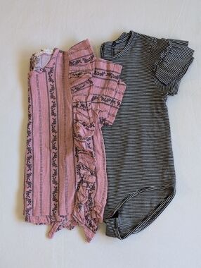 Jessica Simpson Boho Top & Striped Ruffle Bodysuit Set Size 5 2 PC Lot